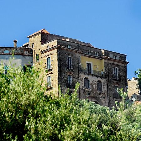 Residenza Matarazzo E Le Sue Soffitte Apartman Castellabate Kültér fotó