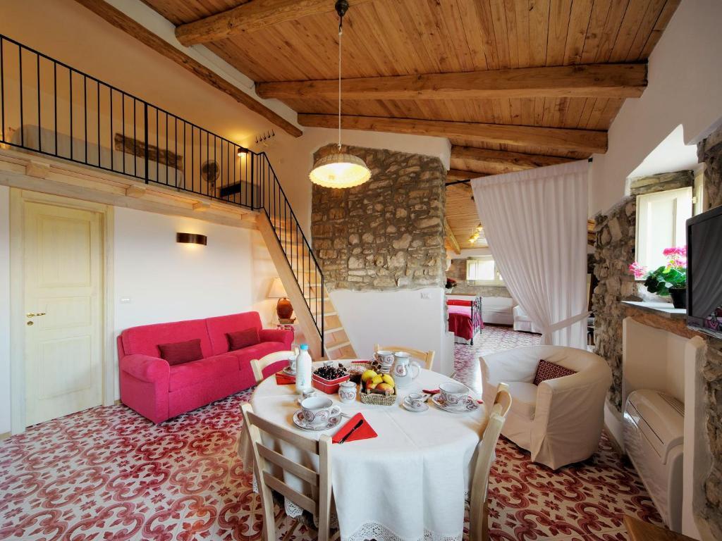 Residenza Matarazzo E Le Sue Soffitte Apartman Castellabate Szoba fotó