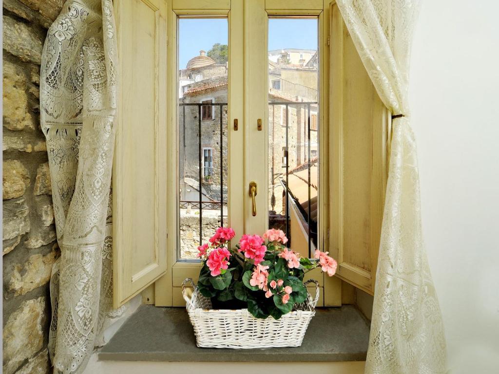 Residenza Matarazzo E Le Sue Soffitte Apartman Castellabate Szoba fotó